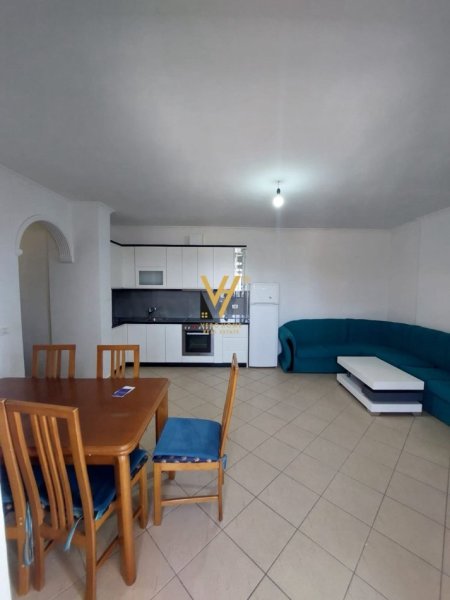 Tirane, jepet me qera apartament 1+1+Ballkon Kati 3, 80 m² 400 € (KODRA E DIELLIT)