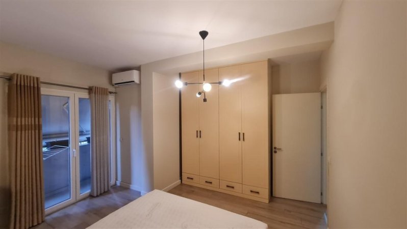 Tirane, jepet me qera apartament 1+1+Ballkon Kati 4, 70 m² 550 € (Rossman Lala , Ali Dem)