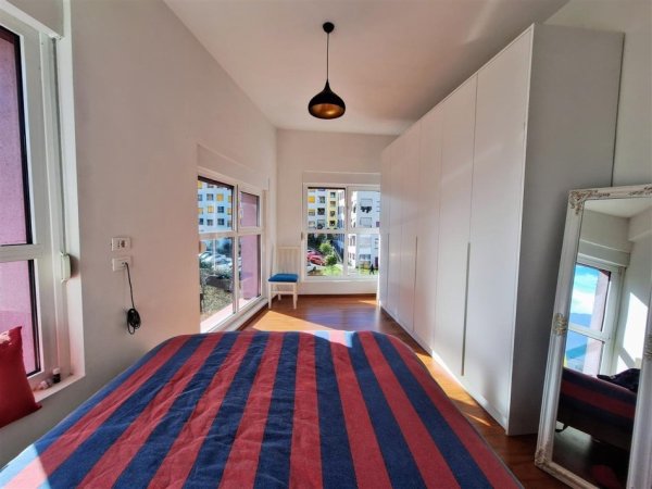 Tirane, jepet me qera apartament 2+1+Ballkon Kati 5, 85 m² 550 € (Mangalemi , Ali Dem)