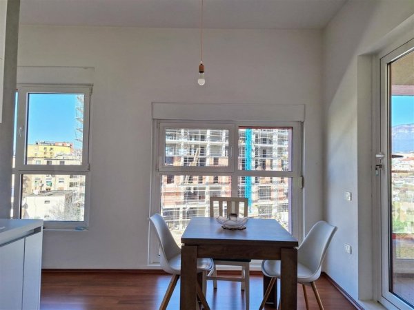 Tirane, jepet me qera apartament 2+1+Ballkon Kati 5, 85 m² 550 € (Mangalemi , Ali Dem)