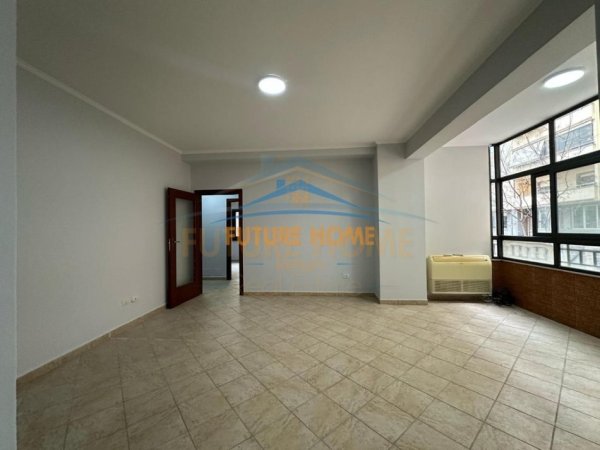 Tirane, shitet apartament 3+1 Kati 1, 142 m² 19.500.000 € 