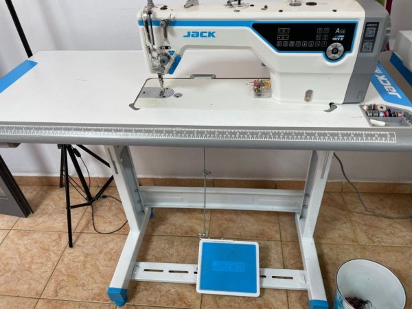 Tirane, shitet ambjent biznesi Kati 0, 37 m² (Rr. Vllazen Huta)