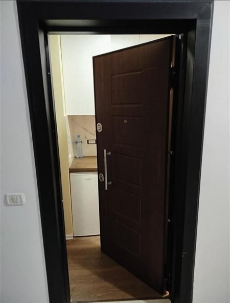 Tirane, jepet me qera garsonier Kati 6, 35 m² 320 € (Yzberisht ,Diambe Market , rruga Besim Alla)