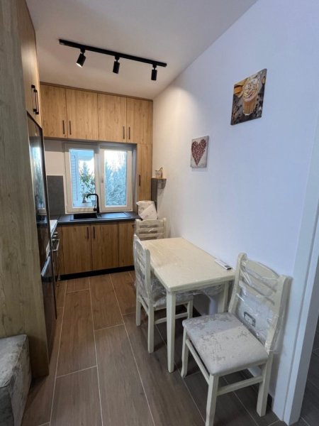 Tirane, jepet me qera apartament 1+1 Kati 3, 55 m² 500 € (Selite , Residenca 3D)
