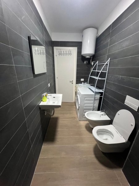 Tirane, jepet me qera apartament 1+1 Kati 3, 55 m² 500 € (Selite , Residenca 3D)