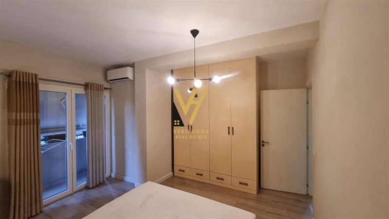 Tirane, jepet me qera apartament 1+1+Ballkon Kati 3, 70 m² 550 € (ali demi)