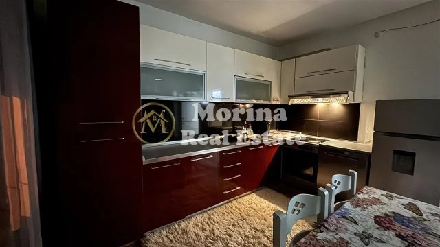 Tirane, jepet me qera apartament 1+1 Kati 1, 50 m² 450 € (Zogu i Zi)