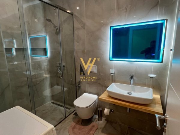 Tirane, jepet me qera apartament 1+1+Ballkon Kati 5, 78 m² 550 € (TREGU ELEKTRIK)