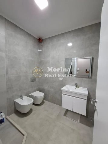 Tirane, jepet me qera apartament 1+1+Ballkon Kati 6, 60 m² 600 € (Kombinat)