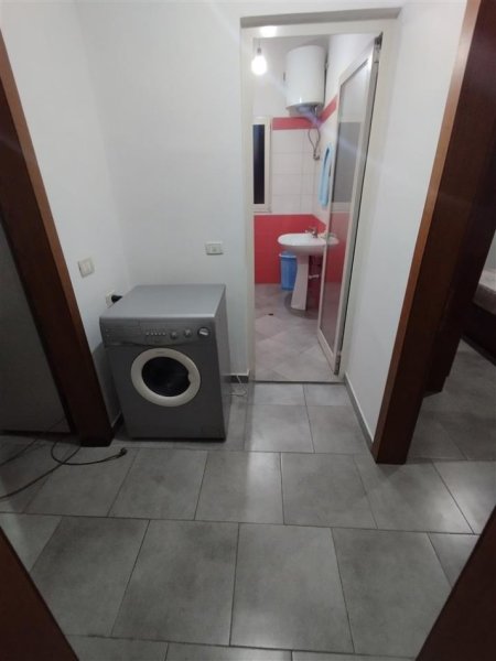 Tirane, jepet me qera shtepi 2+1+Ballkon Kati 3, 75 m² 330 € (Kodra e Priftit)