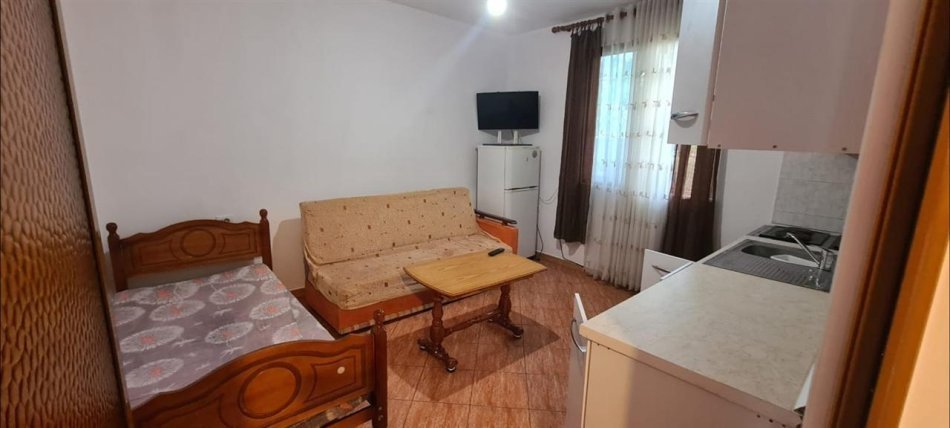 Tirane, jepet me qera shtepi 1+1 Kati 1, 70 m² 300 € (Allias , Rruga Zija Kambo)