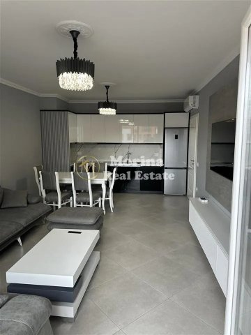 Tirane, jepet me qera apartament 2+1 Kati 8, 110 m² 550 € (Astir)