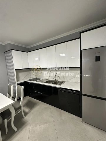 Tirane, jepet me qera apartament 2+1 Kati 8, 110 m² 550 € (Astir)