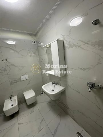Tirane, jepet me qera apartament 2+1 Kati 8, 110 m² 550 € (Astir)