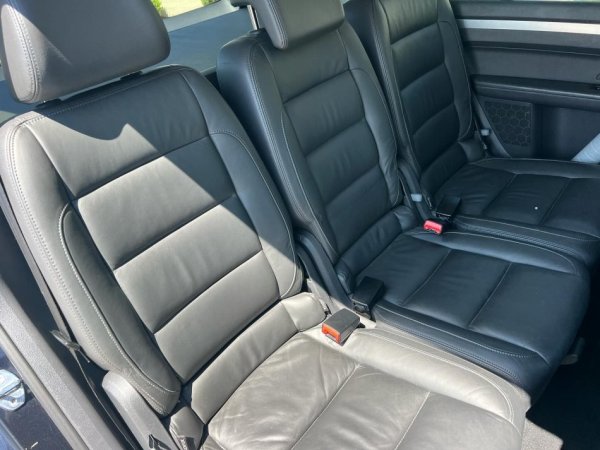VW TOURAN 1.9 NAFTE 👉 2010 👈 kambio AUTOMATIKE - 6.200 €