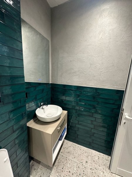 Tirane, jepen me qera 2 garsoniere  Kati 5, 40 m² + 40 m2  Cmimi 45.000 Leke njera (Rr.Reshit Collaku Shallvaret)