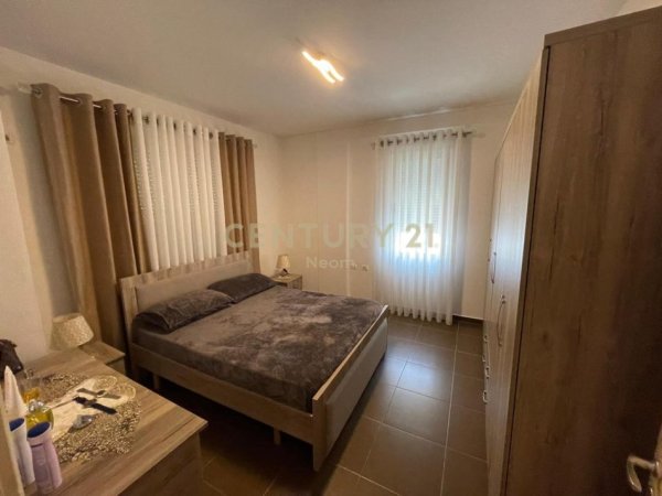Tirane, jepet me qera apartament 2+1 Kati 2, 95 m² 95 €