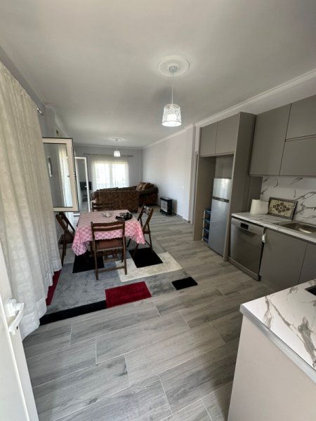 Tirane, jepet me qera shtepi 2+1 Kati 3, 110 m² 400 € (Kodra e Priftit)