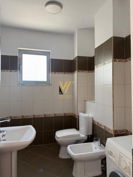 Tirane, jepet me qera apartament 1+1+Ballkon Kati 1, 74 m² 450 € (RRUGA E ELBASANIT)
