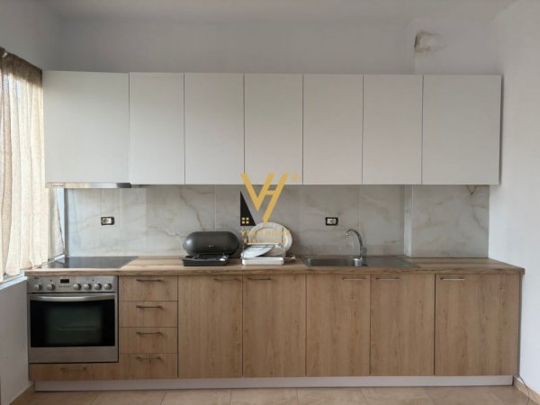 Tirane, jepet me qera apartament 2+1+Ballkon Kati 2, 98 m² 600 € (RRUGA E ELBASANIT)