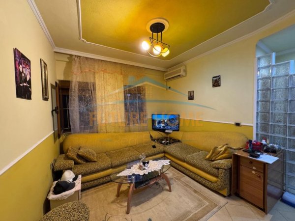 Shitet, Apartament 1+1, Rruga Kongresi Manastirit, Tiranë