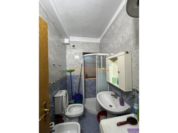 Shitet, Apartament 1+1, Rruga Kongresi Manastirit, Tiranë