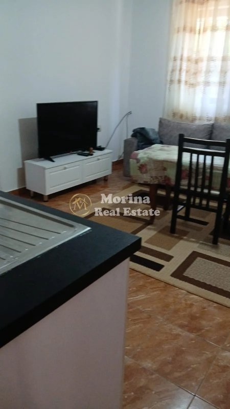 Tirane, jepet me qera shtepi 2+1 Kati 1, 80 m² 400 € (Bulevardi i Ri)