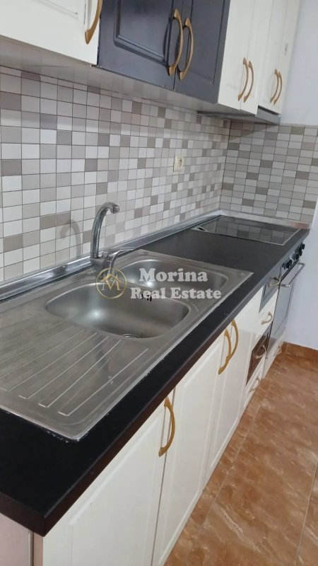 Tirane, jepet me qera shtepi 2+1 Kati 1, 80 m² 400 € (Bulevardi i Ri)