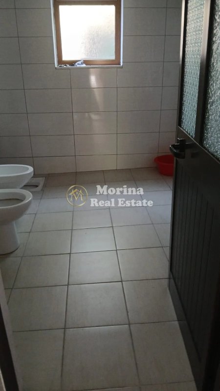 Tirane, jepet me qera shtepi 2+1 Kati 1, 80 m² 400 € (Bulevardi i Ri)