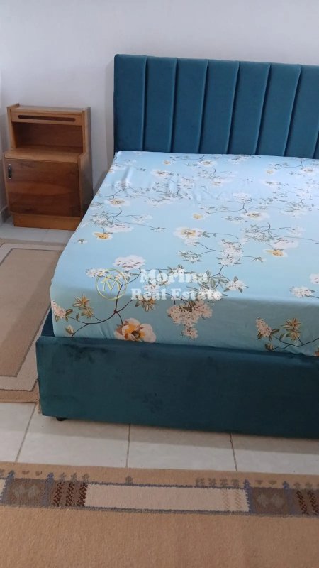 Tirane, jepet me qera apartament 1+1 Kati 1, 55 m² 300 € (Bulevardi i Ri)
