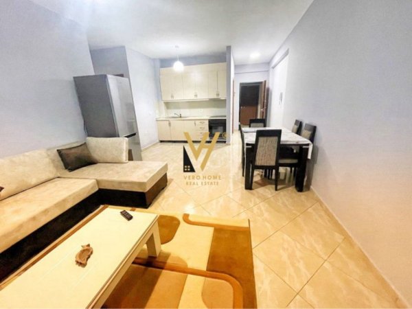 Tirane, jepet me qera apartament 2+1+Ballkon Kati 2, 110 m² 550 € (LIQENI THATE)