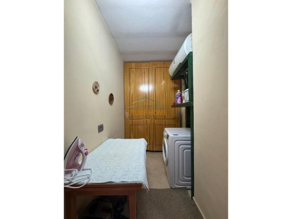 Shitet, Apartament 2+1, Fresk, Tiranë.