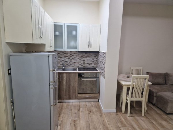 Tirane, jepet me qera shtepi 2+1 Kati 1, 70 m² 600 € (Myslym Shyri , Islam Alla)