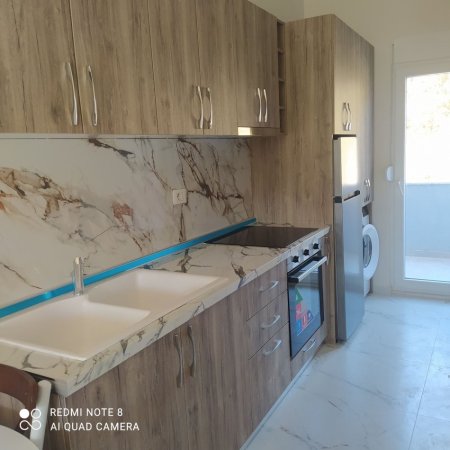 Tirane, jepet me qera 1+1 Kati 2, 55 m² 350 € (News 24)