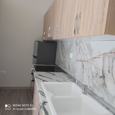 Tirane, jepet me qera garsonier Kati 3, 35 m² 280 € (News 24 , rruga Aleks Caci)