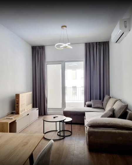 Tirane, jepet me qera apartament 2+1+Ballkon , 500 € 
