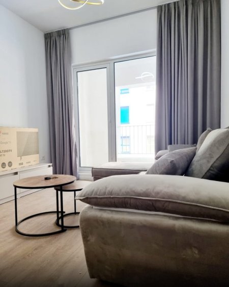 Tirane, jepet me qera apartament 2+1+Ballkon , 500 € 