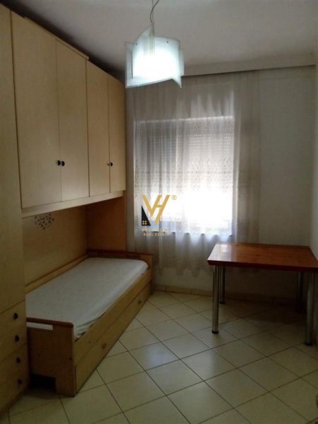 Tirane, jepet me qera apartament 2+1+Ballkon Kati 2, 90 m² 430 € (ASTIR)
