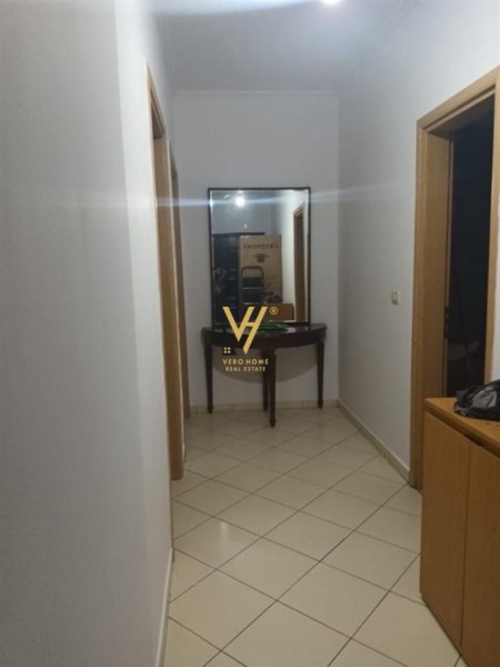 Tirane, jepet me qera apartament 2+1+Ballkon Kati 2, 90 m² 430 € (ASTIR)
