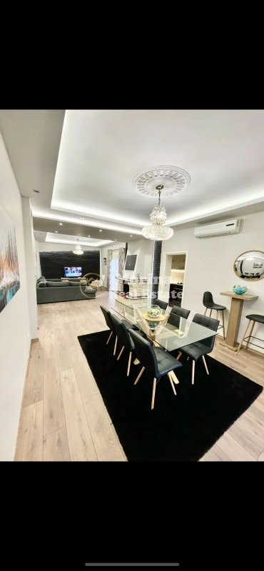 Tirane, jepet me qera Vile Dublex Kati 1, 840 m² 2.500 € (Spitali Amerikan 2)