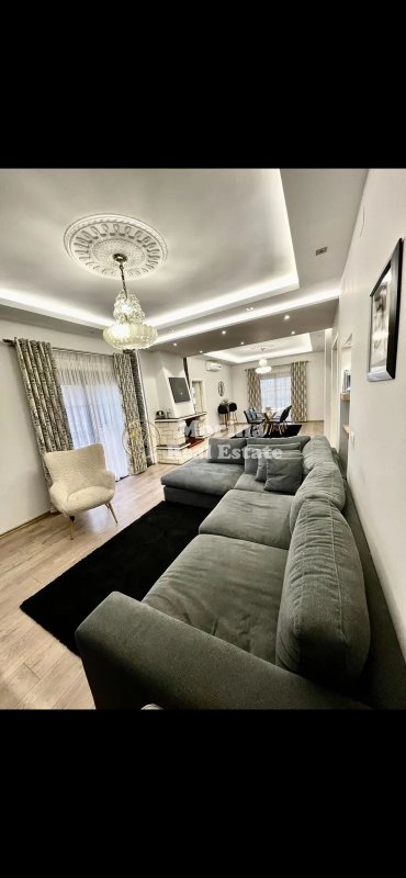 Tirane, jepet me qera Vile Dublex Kati 1, 840 m² 2.500 € (Spitali Amerikan 2)