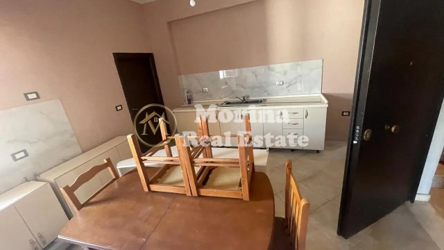 Tirane, jepet me qera shtepi 2+1 Kati 4, 80 m² 450 € (Tregu Elektrik)