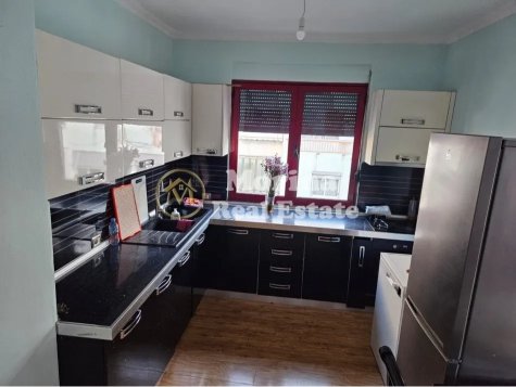 Tirane, jepet me qera apartament 1+1 Kati 6, 90 m² 400 € (Yzberisht)