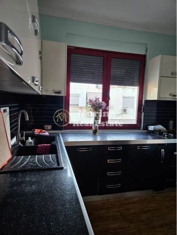 Tirane, jepet me qera apartament 1+1 Kati 6, 90 m² 400 € (Yzberisht)