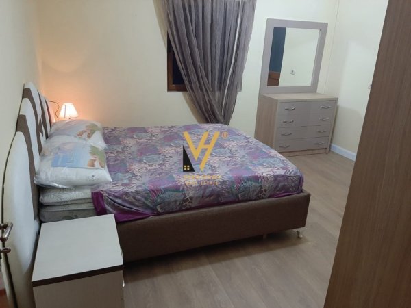Tirane, jepet me qera Vile 3 Katshe Kati 0, 350 m² 850 € (MEZEZ)