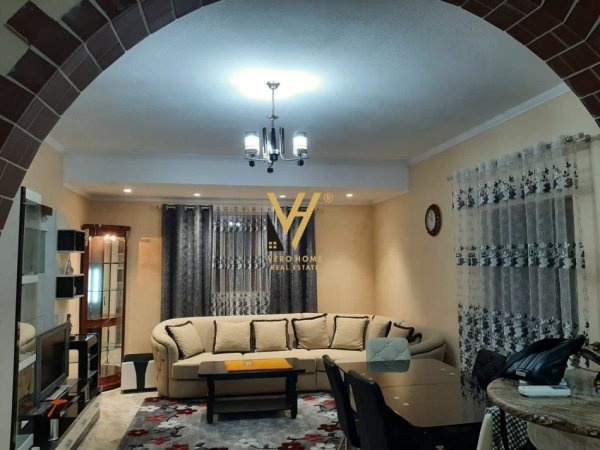 Tirane, jepet me qera Vile 3 Katshe Kati 0, 350 m² 850 € (MEZEZ)