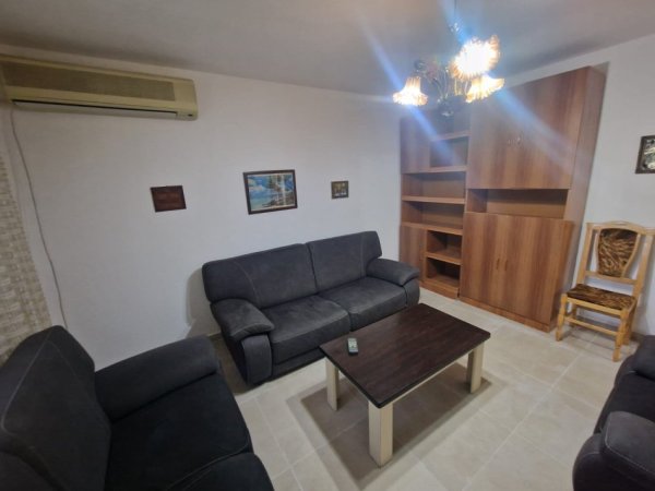 Tirane, jepet me qera apartament 3+1 Kati 4, 85 m² 550 € (21 Dhjetori , Mozaiku i Tiranes)