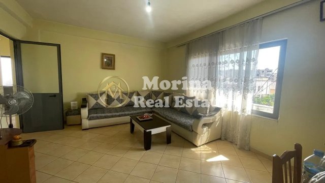 Tirane, jepet me qera shtepi 1+1 Kati 3, 80 m² 400 € (Don Bosko)