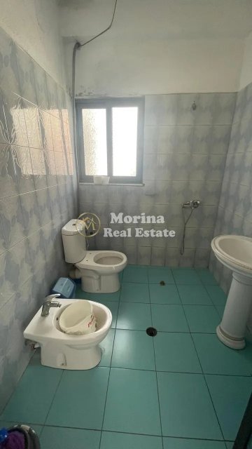 Tirane, jepet me qera shtepi 1+1 Kati 3, 80 m² 400 € (Don Bosko)