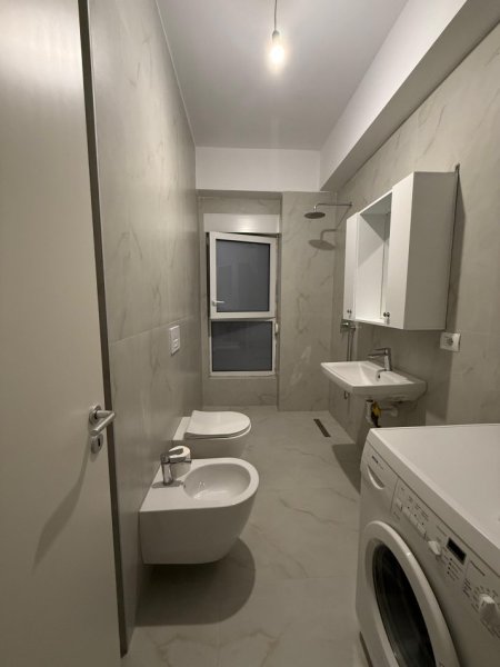 Tirane, jepet me qera apartament 1+1+Ballkon Kati 5, 60 m² 400 € (Kompleksi Kaimi) Ali Dem